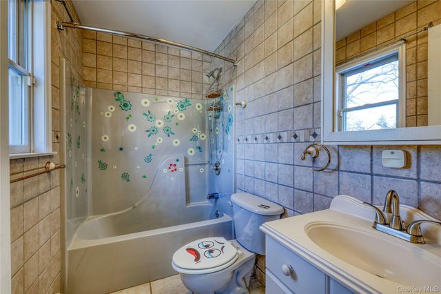 8 Jamison Place, Newburgh, NY 12550