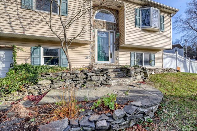 8 Jamison Place, Newburgh, NY 12550