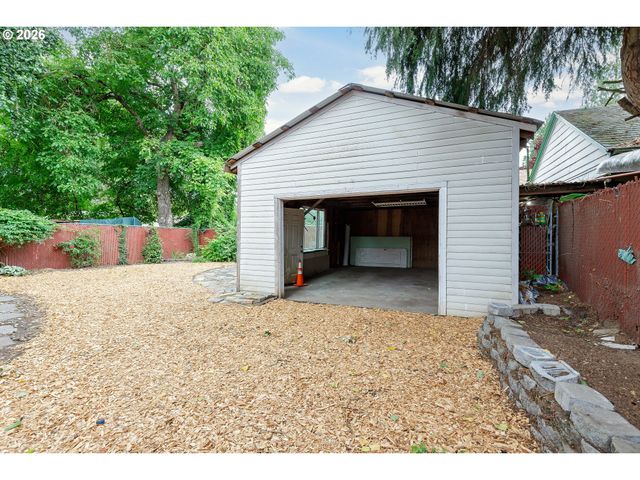 5415 N FESSENDEN St, Portland, OR 97203