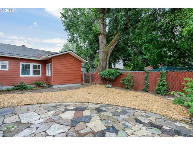 5415 N FESSENDEN St, Portland, OR 97203