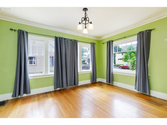 5415 N FESSENDEN St, Portland, OR 97203