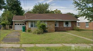 14 Roger Road, Edison, NJ 08817