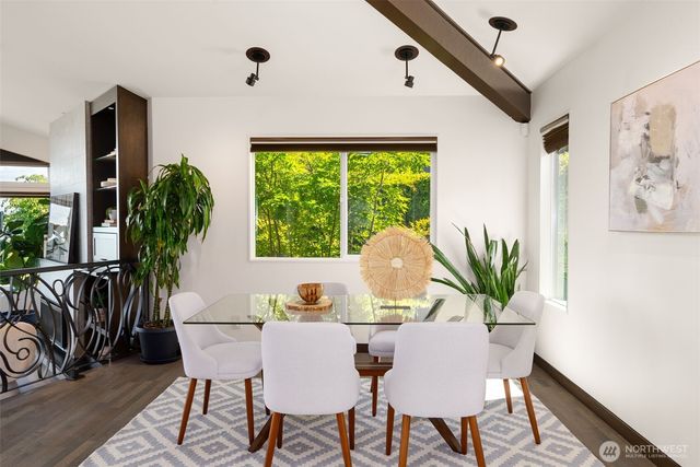10847 Bill Point Bluff NE, Bainbridge Island, WA 98110