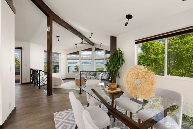 10847 Bill Point Bluff NE, Bainbridge Island, WA 98110