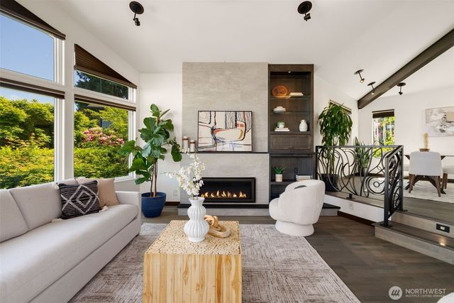 10847 Bill Point Bluff NE, Bainbridge Island, WA 98110