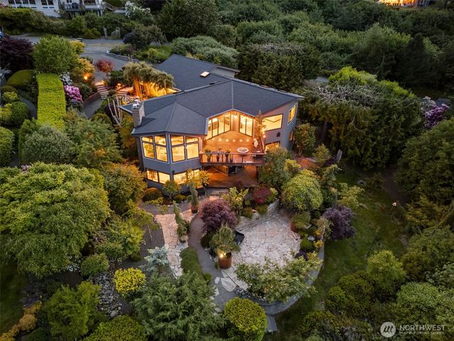 10847 Bill Point Bluff NE, Bainbridge Island, WA 98110
