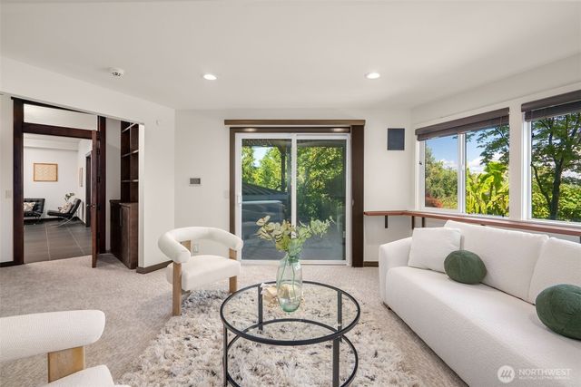 10847 Bill Point Bluff NE, Bainbridge Island, WA 98110