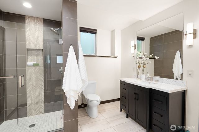 10847 Bill Point Bluff NE, Bainbridge Island, WA 98110