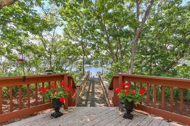 22&23 Samoset Rd, Mashpee, MA 02649