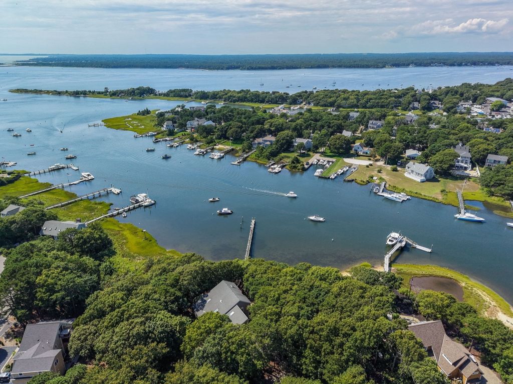 22&23 Samoset Rd, Mashpee, MA 02649