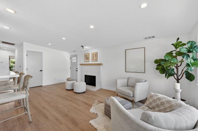 944 White Drive, Santa Clara, CA 95051