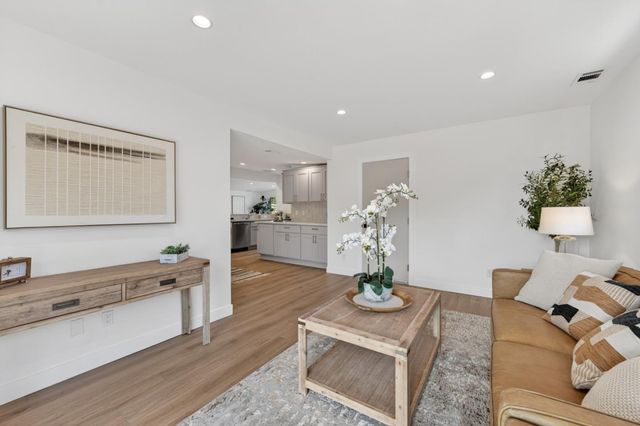 944 White Drive, Santa Clara, CA 95051