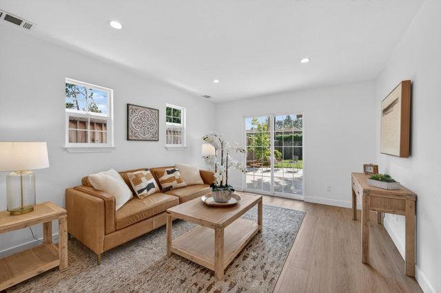 944 White Drive, Santa Clara, CA 95051
