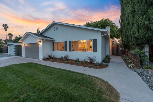944 White Drive, Santa Clara, CA 95051
