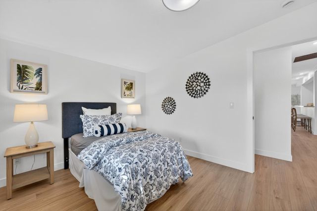 944 White Drive, Santa Clara, CA 95051
