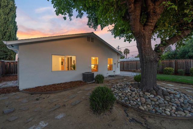 944 White Drive, Santa Clara, CA 95051
