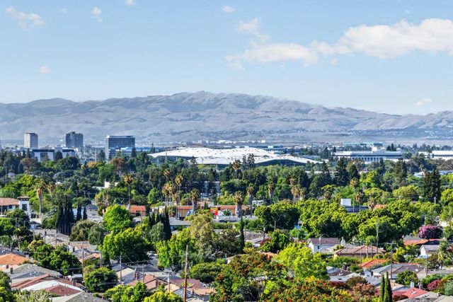 944 White Drive, Santa Clara, CA 95051
