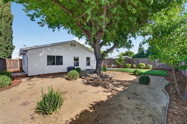 944 White Drive, Santa Clara, CA 95051