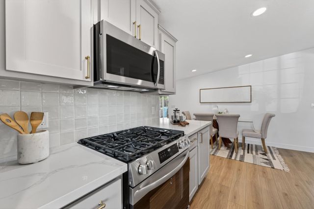 944 White Drive, Santa Clara, CA 95051