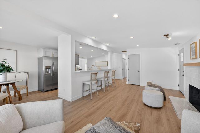944 White Drive, Santa Clara, CA 95051