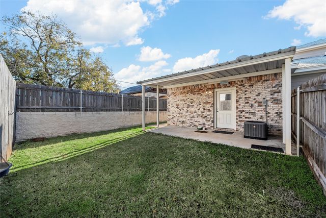 402 Spring Street, Mcgregor, TX 76657