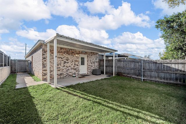 402 Spring Street, Mcgregor, TX 76657