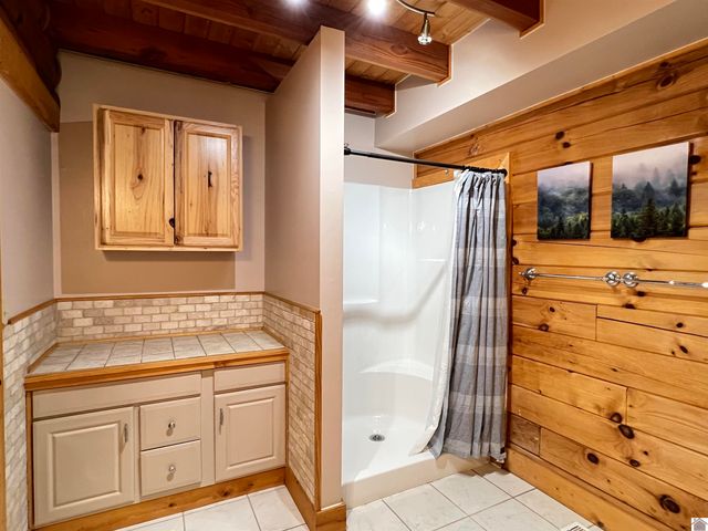 120 Holiday Way, Cadiz, KY 42211