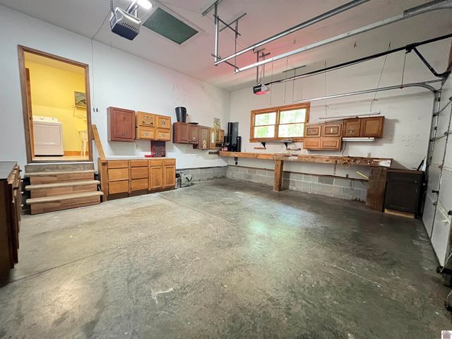 120 Holiday Way, Cadiz, KY 42211