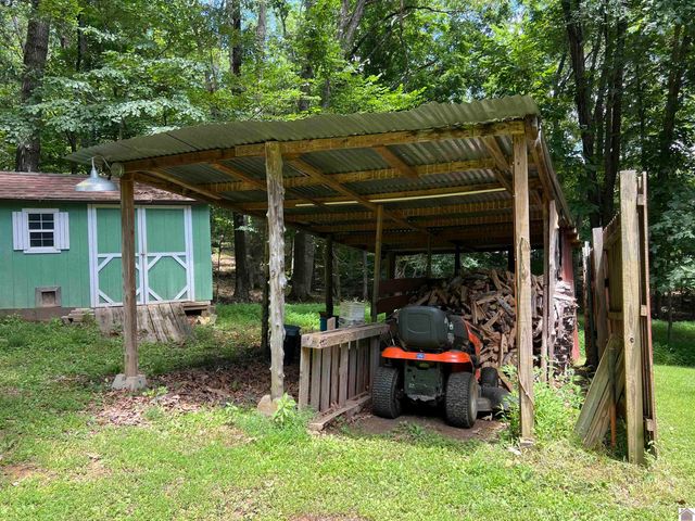 120 Holiday Way, Cadiz, KY 42211