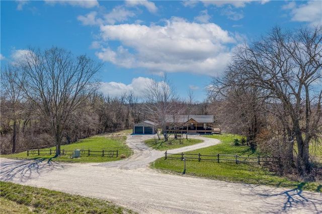 1101 NW 700 Road, Holden, MO 64040