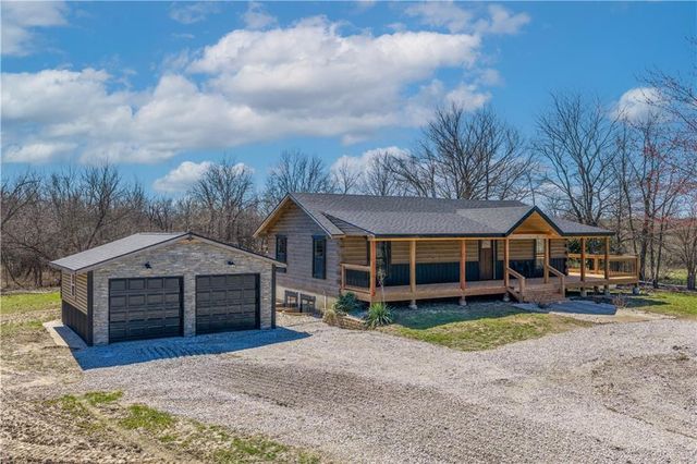 1101 NW 700 Road, Holden, MO 64040