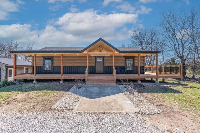 1101 NW 700 Road, Holden, MO 64040