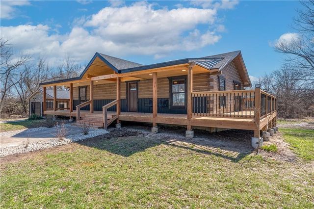 1101 NW 700 Road, Holden, MO 64040