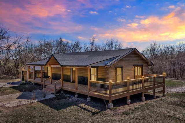 1101 NW 700 Road, Holden, MO 64040