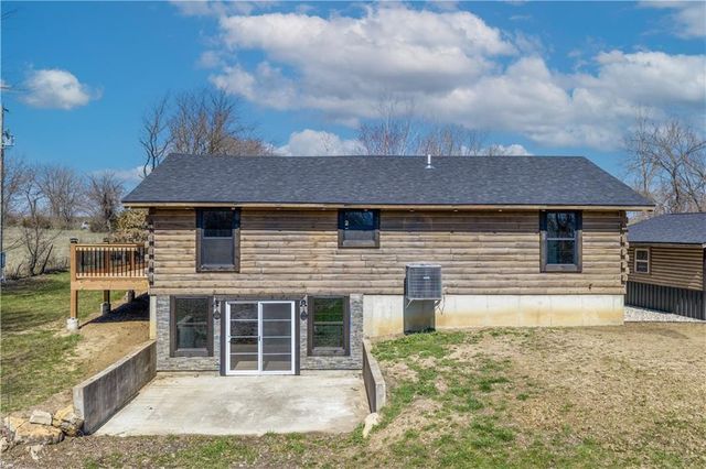 1101 NW 700 Road, Holden, MO 64040