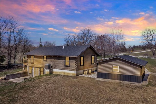 1101 NW 700 Road, Holden, MO 64040