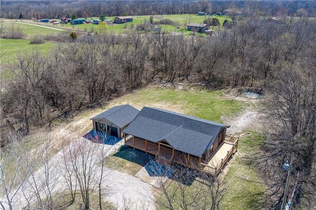 1101 NW 700 Road, Holden, MO 64040