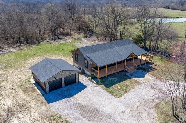 1101 NW 700 Road, Holden, MO 64040