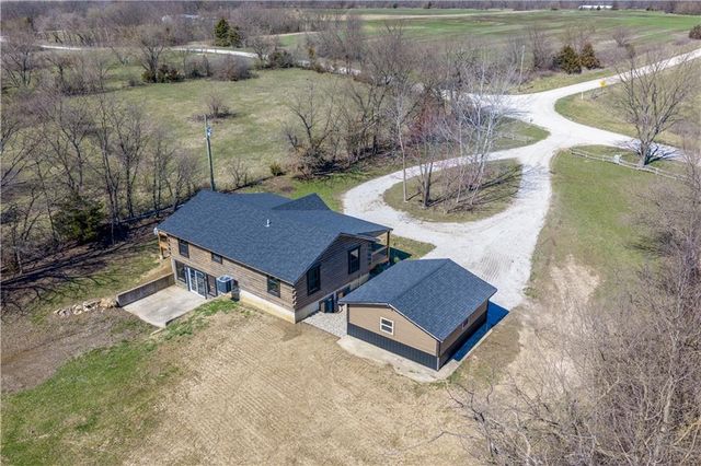 1101 NW 700 Road, Holden, MO 64040