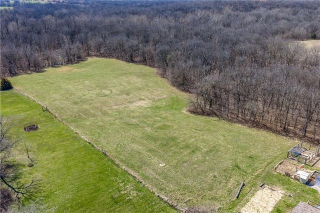 1101 NW 700 Road, Holden, MO 64040