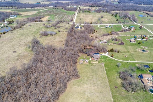 1101 NW 700 Road, Holden, MO 64040