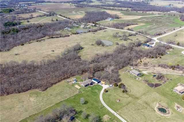 1101 NW 700 Road, Holden, MO 64040