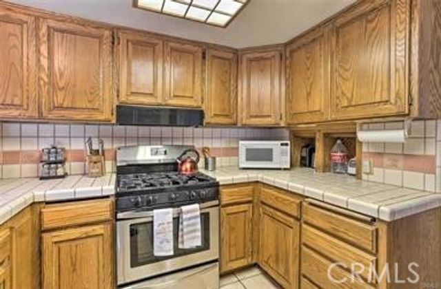 27290 Matterhorn Drive, Lake Arrowhead, CA 92352