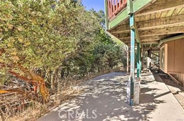 27290 Matterhorn Drive, Lake Arrowhead, CA 92352