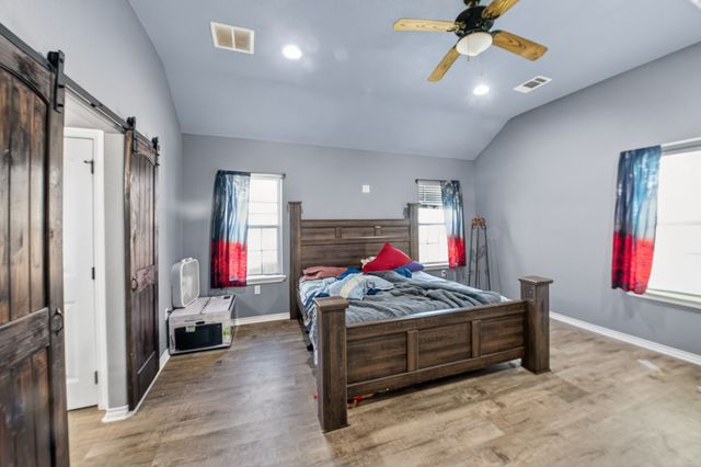 400 N Avenue A, Springtown, TX 76082