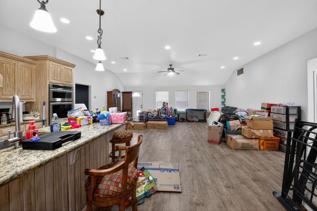 400 N Avenue A, Springtown, TX 76082