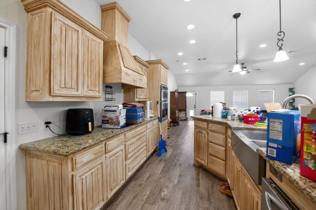 400 N Avenue A, Springtown, TX 76082