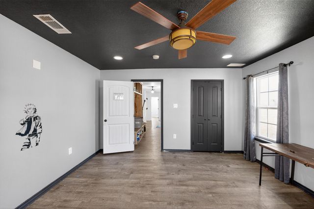 400 N Avenue A, Springtown, TX 76082