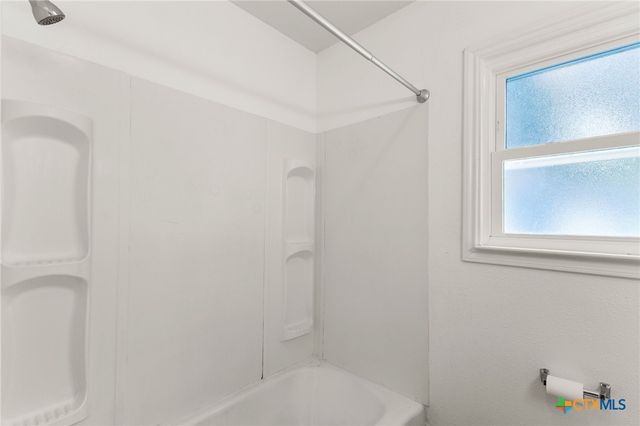 432 Romberg Street, Seguin, TX 78155