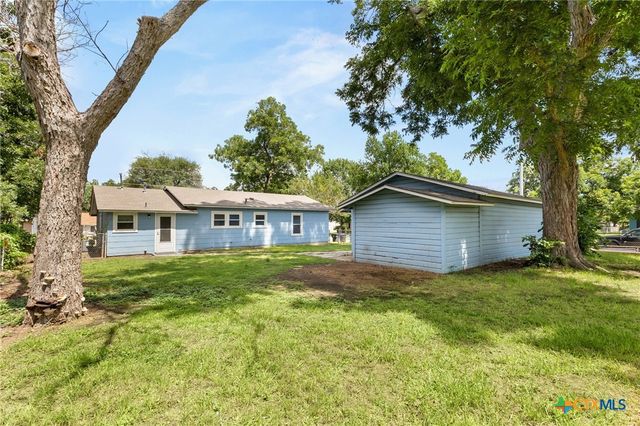 432 Romberg Street, Seguin, TX 78155
